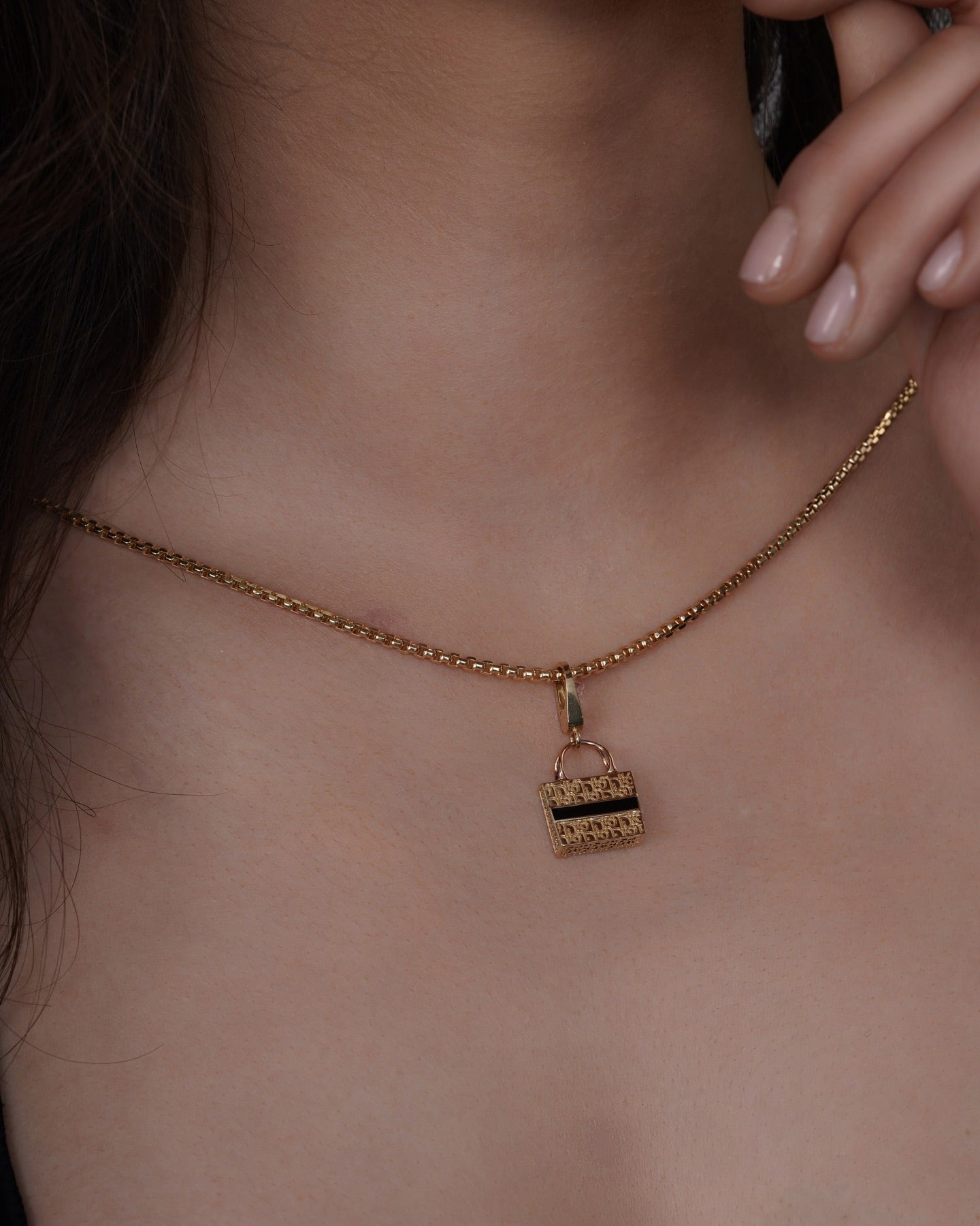 Purse charm black enamel Dior Book Tote / cz