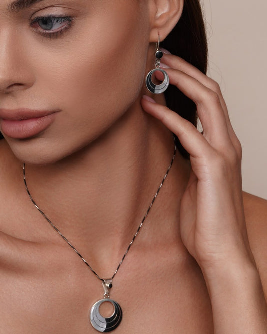 Round MOP & Onyx Earrings